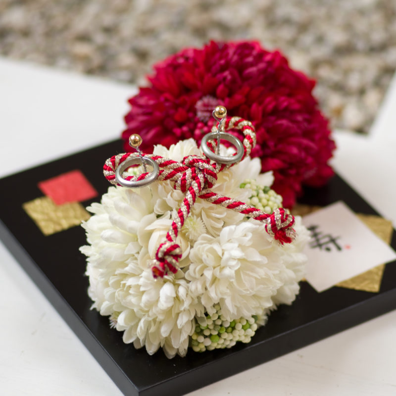 和風紅白花玉リングピロー